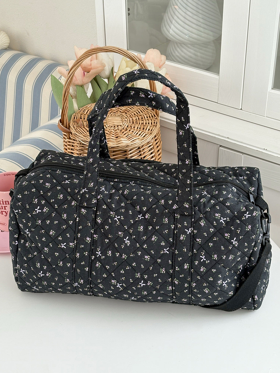 Travel Bag with Small Floral Quilted Design, Korean Style INS Large Capacity Lightweight Carry-On, Handheld and Crossbody Boston Bag